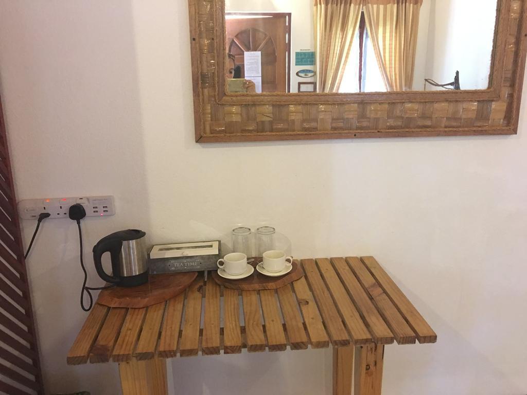 Hudhu Raakani Lodge Maldives Thinadhoo  ภายนอก รูปภาพ